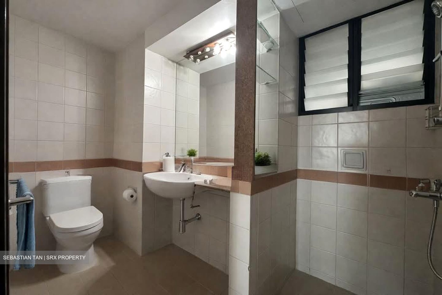 Woodsvale (D25), Condominium #567614351